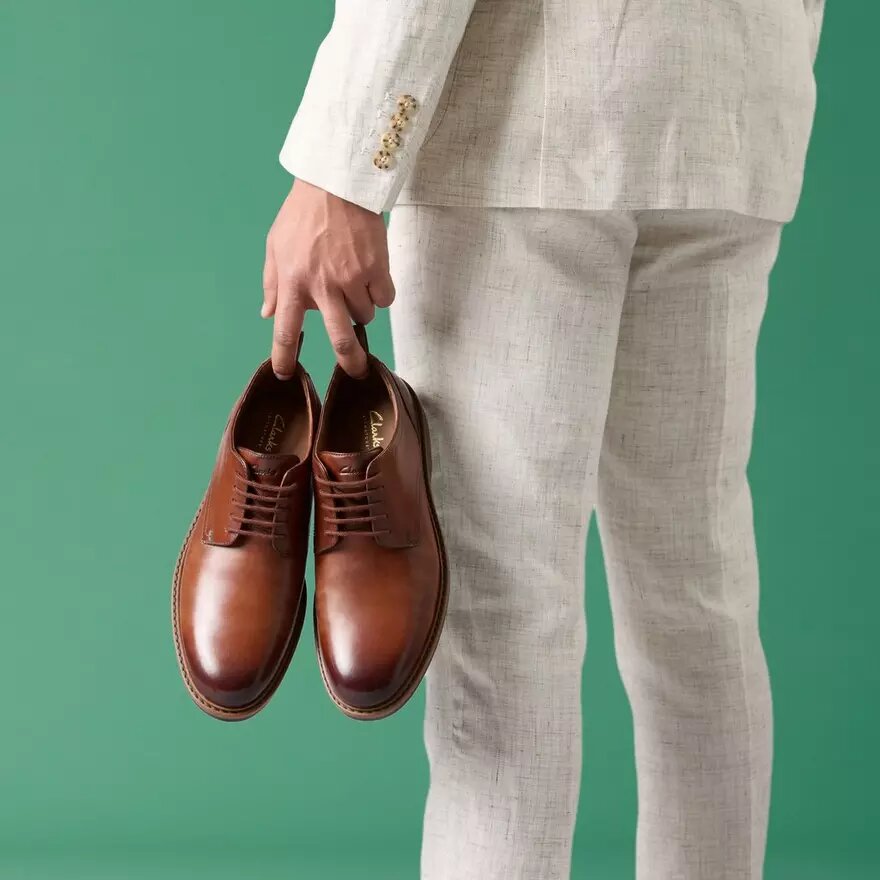 Aldwin Lace Herren-Oxford Schuhe aus hellbraunem Leder Aldwin Lace Herren-Oxford Schuhe aus hellbraunem Leder