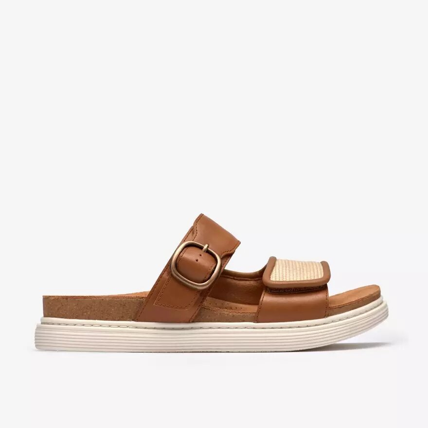 Arwell Step – flache Damensandalen aus hellbraunem Leder Arwell Step – flache Damensandalen aus hellbraunem Leder