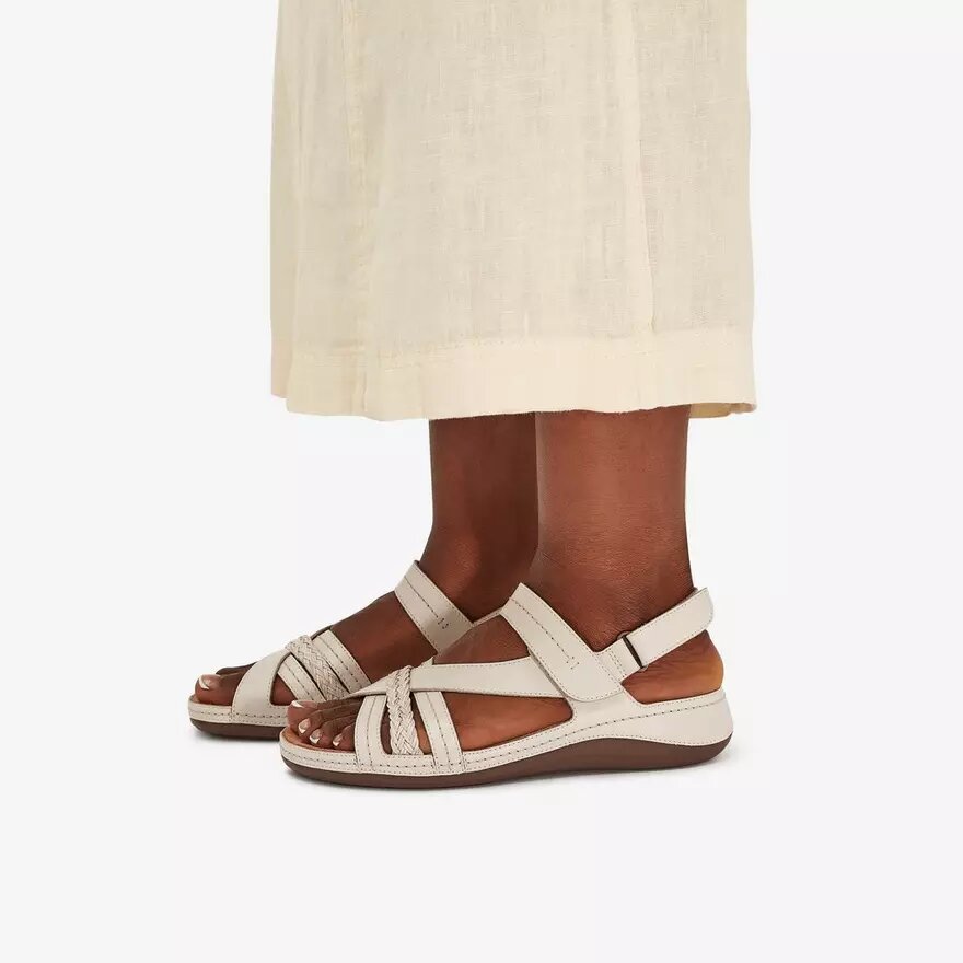 Cecily Strap – cremefarbene Riemchensandalen aus Leder für Damen Cecily Strap – cremefarbene Riemchensandalen aus Leder für Damen