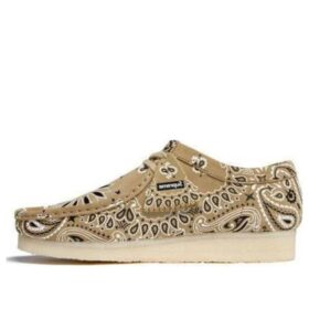 Clarks x Supreme Wallabee Bandana „Khaki“ 26142398