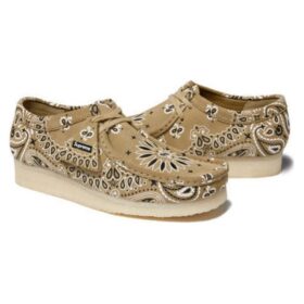 Clarks x Supreme Wallabee Bandana „Khaki“ 26142398