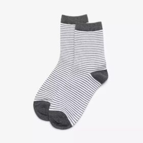 Crew. Dunkelgraue Socken