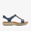 Damen-Flache Sandalen „Kitly Gem“ aus denimblauem Leder Damen-Flache Sandalen „Kitly Gem“ aus denimblauem Leder
