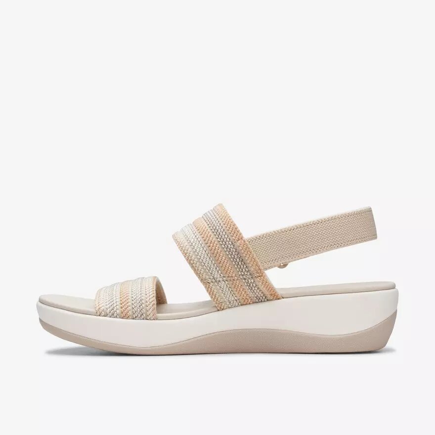 Damen-Keilabsatzsandalen „Arla Stroll“ in Beige aus der Cloudsteppers™-Kollektion Damen-Keilabsatzsandalen „Arla Stroll“ in Beige aus der Cloudsteppers™-Kollektion