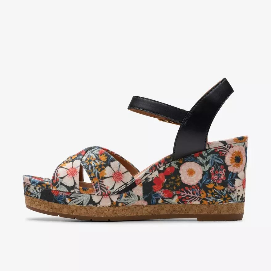 Damen-Keilabsatzschuhe „Chicly Floral“ mit schwarzem Print Damen-Keilabsatzschuhe „Chicly Floral“ mit schwarzem Print