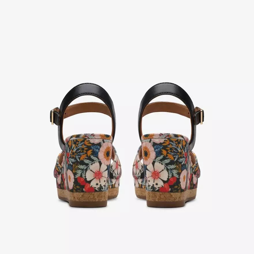 Damen-Keilabsatzschuhe „Chicly Floral“ mit schwarzem Print Damen-Keilabsatzschuhe „Chicly Floral“ mit schwarzem Print