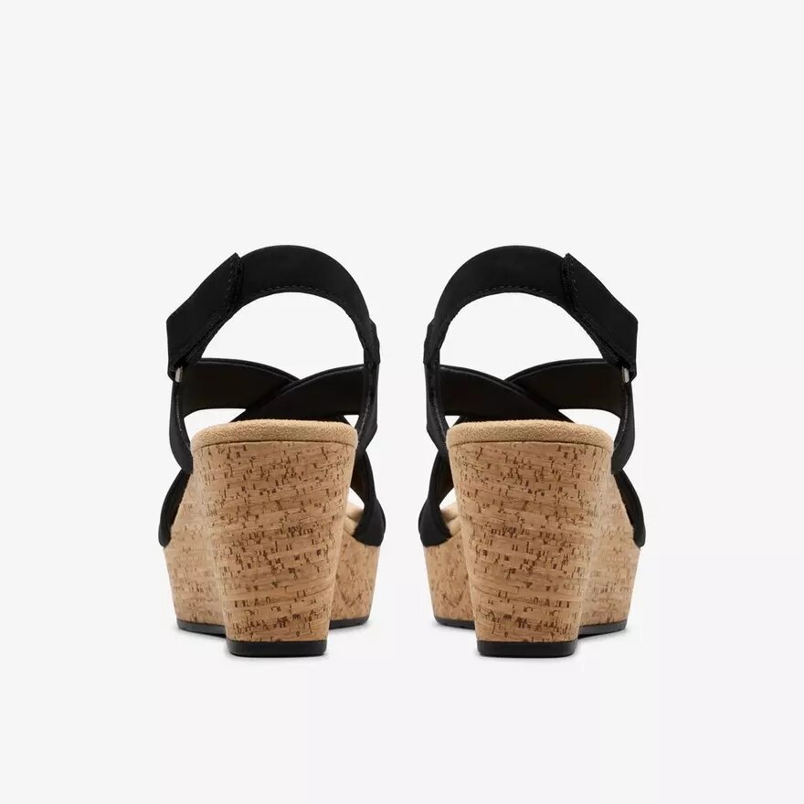 Damen-Keilabsatzschuhe „Rose Style“ aus schwarzem Nubukleder Damen-Keilabsatzschuhe „Rose Style“ aus schwarzem Nubukleder