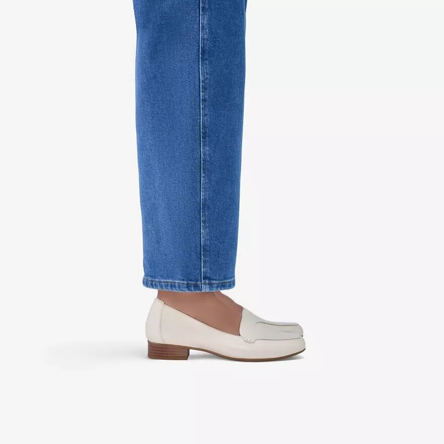 Damen-Loafer „Krystine Lily“ aus cremefarbenem Leder Damen-Loafer „Krystine Lily“ aus cremefarbenem Leder