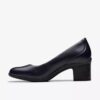 Damen-Pumps „Shaya Poppy“ aus marineblauem Leder Damen-Pumps „Shaya Poppy“ aus marineblauem Leder
