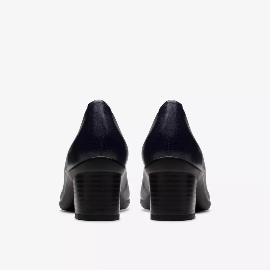Damen-Pumps „Shaya Poppy“ aus marineblauem Leder Damen-Pumps „Shaya Poppy“ aus marineblauem Leder
