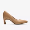 Damen-Pumps „Tammitha Eve“ aus beigem Leder Damen-Pumps „Tammitha Eve“ aus beigem Leder