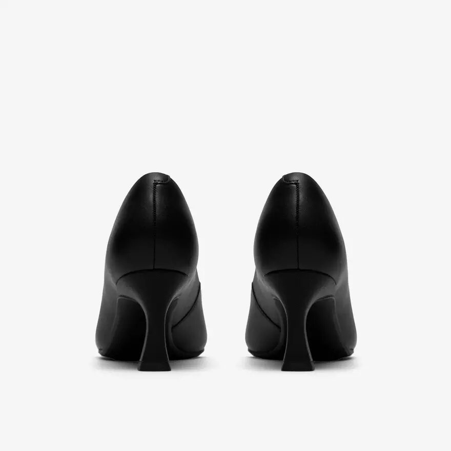 Damen-Pumps „Tammitha Eve“ aus schwarzem Leder Damen-Pumps „Tammitha Eve“ aus schwarzem Leder