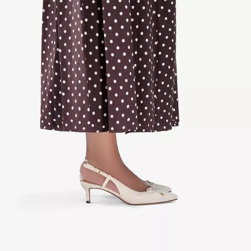 Damen-Pumps „Zarey Bow“ aus cremefarbenem Leder Damen-Pumps „Zarey Bow“ aus cremefarbenem Leder