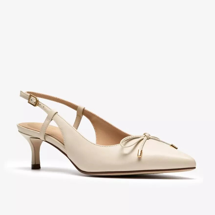 Damen-Pumps „Zarey Bow“ aus cremefarbenem Leder Damen-Pumps „Zarey Bow“ aus cremefarbenem Leder