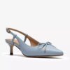 Damen-Pumps „Zarey Bow“ aus hellblauem Leder Damen-Pumps „Zarey Bow“ aus hellblauem Leder