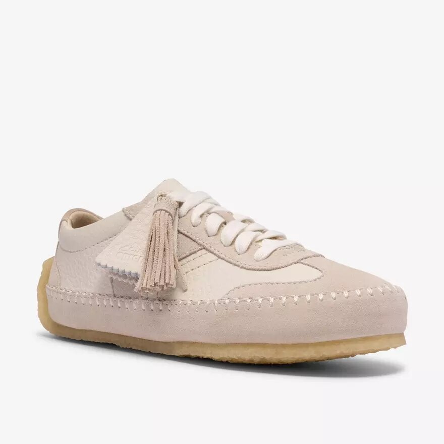 Damen-Schnürschuhe „Tor Low“ aus cremefarbenem Wildleder Damen-Schnürschuhe „Tor Low“ aus cremefarbenem Wildleder
