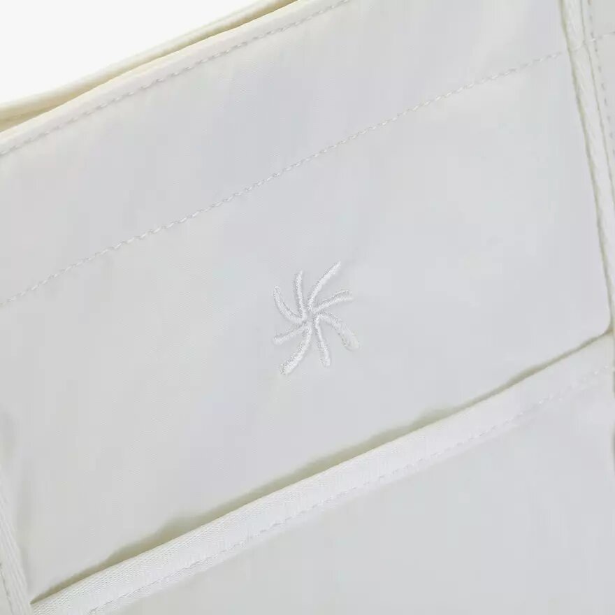 Damen-Tasche „Cloudstepper“ in strahlendem Weiß Damen-Tasche „Cloudstepper“ in strahlendem Weiß