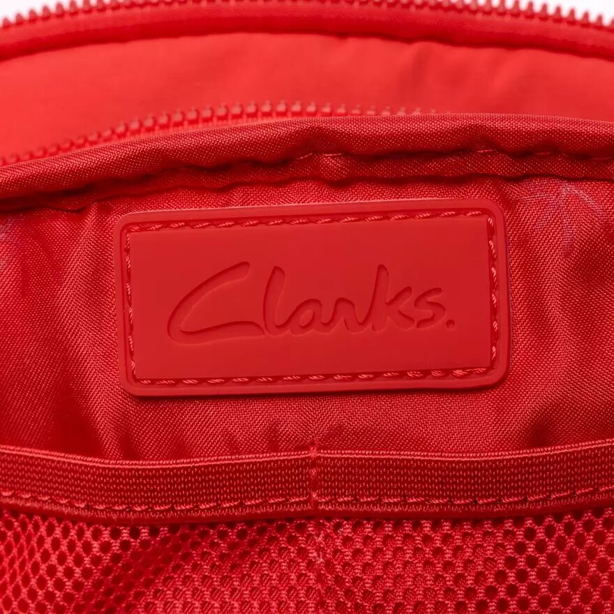 Damen-Tasche für den Gürtel „Cloudsteppers“ in Poppy Red Damen-Tasche für den Gürtel „Cloudsteppers“ in Poppy Red