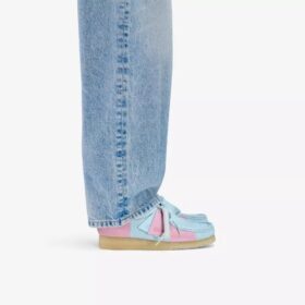 Damen-Wallabee in Hellblau-Rosa-Streifen
