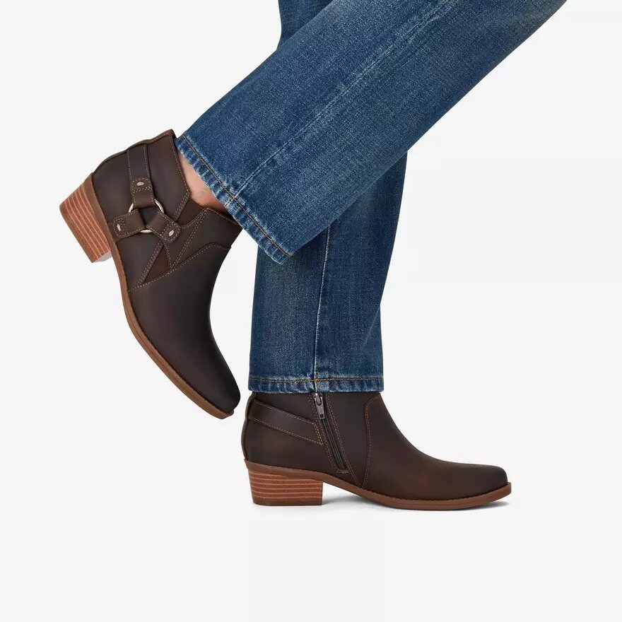 Danyelle Gema Stiefeletten für Damen aus taupefarbenem, geöltem Leder Danyelle Gema Stiefeletten für Damen aus taupefarbenem, geöltem Leder