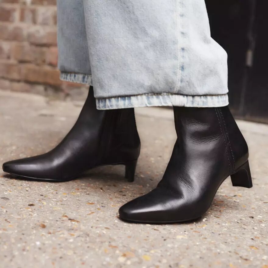 Edina Up Damen-Stiefeletten aus schwarzem Leder Edina Up Damen-Stiefeletten aus schwarzem Leder