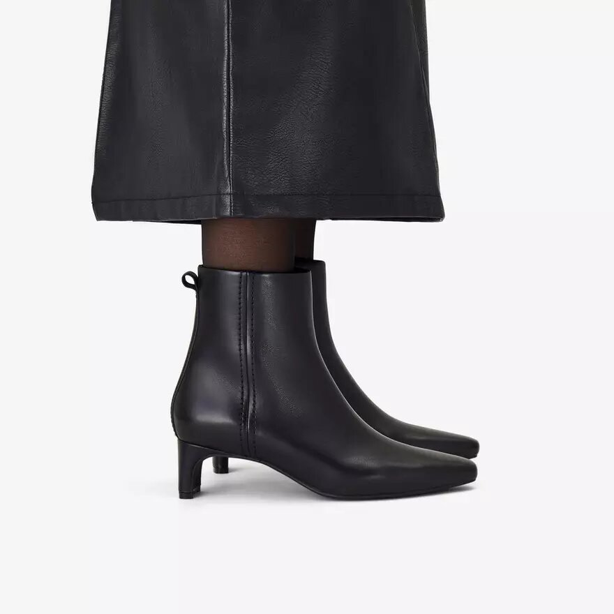 Edina Up Damen-Stiefeletten aus schwarzem Leder Edina Up Damen-Stiefeletten aus schwarzem Leder