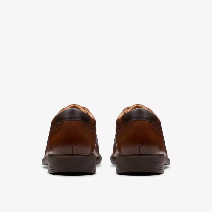 Eldredge Cap Oxford Schuhe für Herren aus dunkelbraunem Leder | Clark’s Eldredge Cap Oxford Schuhe für Herren aus dunkelbraunem Leder | Clark’s