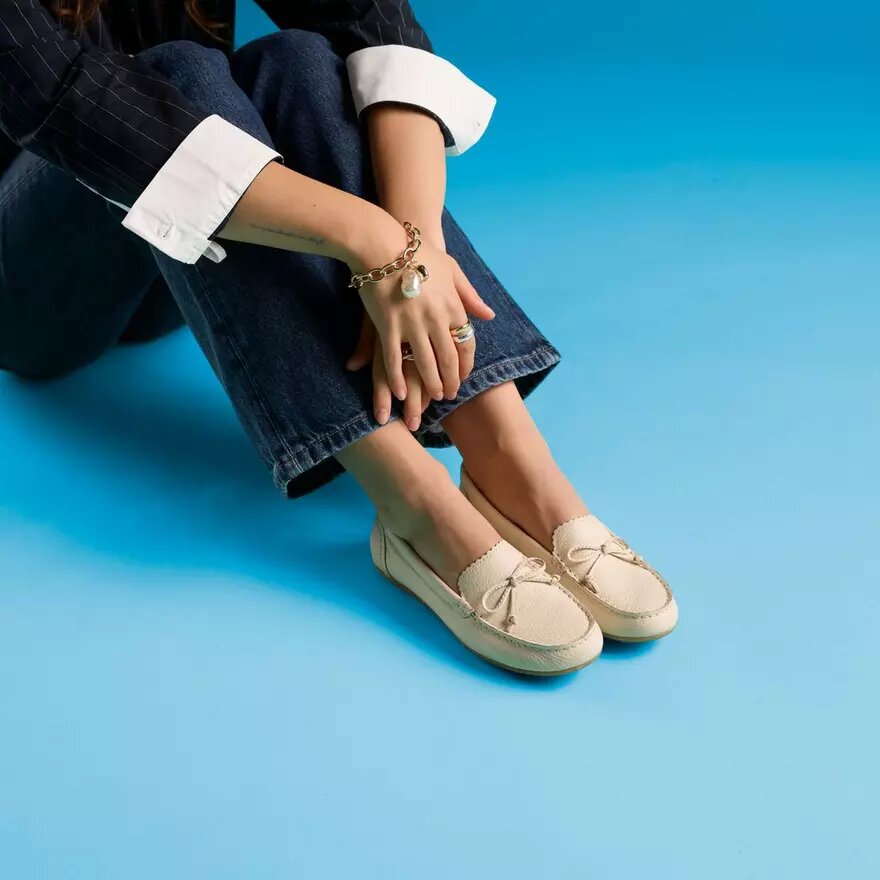 Elliotte Sail Mokassins für Damen aus cremefarbenem Leder Elliotte Sail Mokassins für Damen aus cremefarbenem Leder