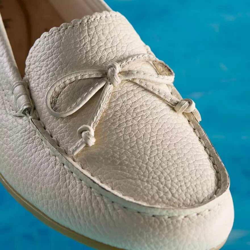 Elliotte Sail Mokassins für Damen aus cremefarbenem Leder Elliotte Sail Mokassins für Damen aus cremefarbenem Leder