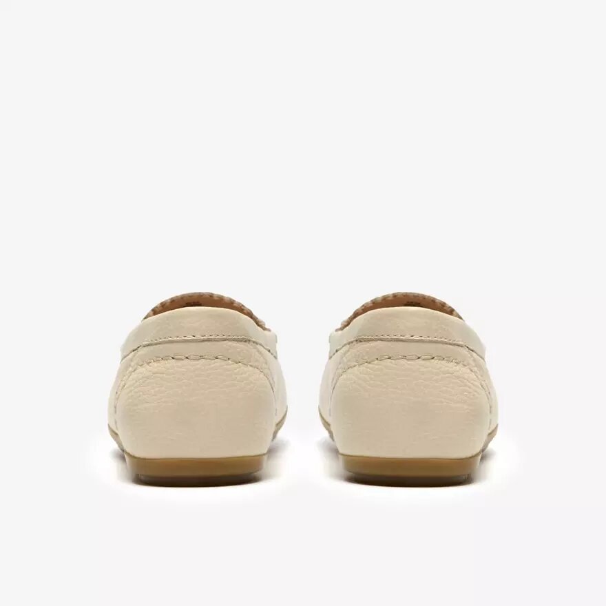 Elliotte Sail Mokassins für Damen aus cremefarbenem Leder Elliotte Sail Mokassins für Damen aus cremefarbenem Leder