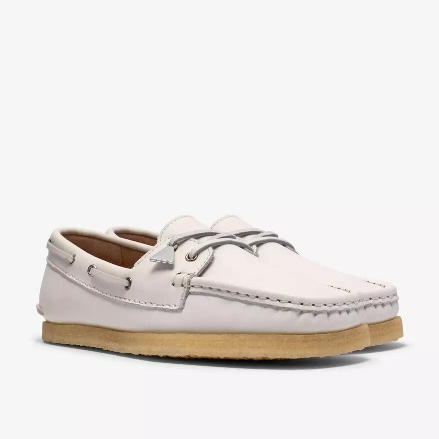 Godney Boat Damenschuhe aus weißem genarbtem Leder Godney Boat Damenschuhe aus weißem genarbtem Leder