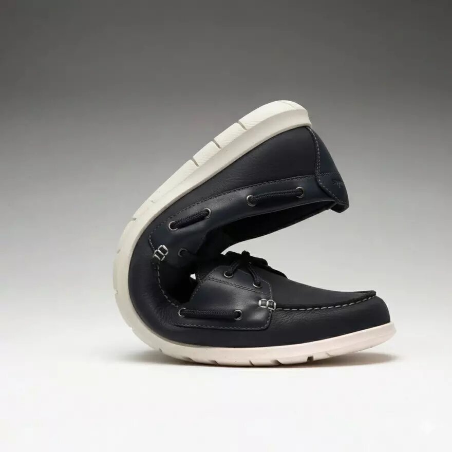Herren Flexway 2Eye Bootsschuhe aus marineblauem Nubukleder Herren Flexway 2Eye Bootsschuhe aus marineblauem Nubukleder