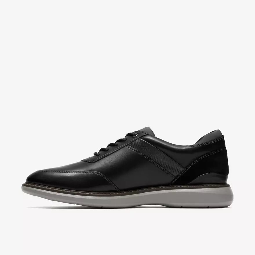 Herren-Oxford Schuhe im Brantin-Stil aus schwarzem Leder Herren-Oxford Schuhe im Brantin-Stil aus schwarzem Leder