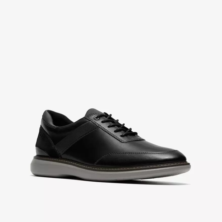 Herren-Oxford Schuhe im Brantin-Stil aus schwarzem Leder Herren-Oxford Schuhe im Brantin-Stil aus schwarzem Leder