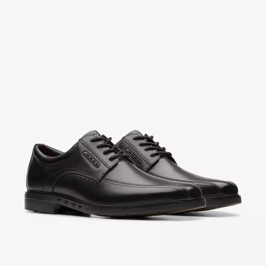 Herren-Oxford Schuhe „Un Kendric Way“ aus schwarzem Leder | clarks Herren-Oxford Schuhe „Un Kendric Way“ aus schwarzem Leder | clarks