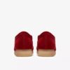 Herren-Wallabee aus tiefrotem Wildleder Herren-Wallabee aus tiefrotem Wildleder