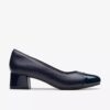 Iridessa May Damen-Pumps aus marineblauem Leder Iridessa May Damen-Pumps aus marineblauem Leder