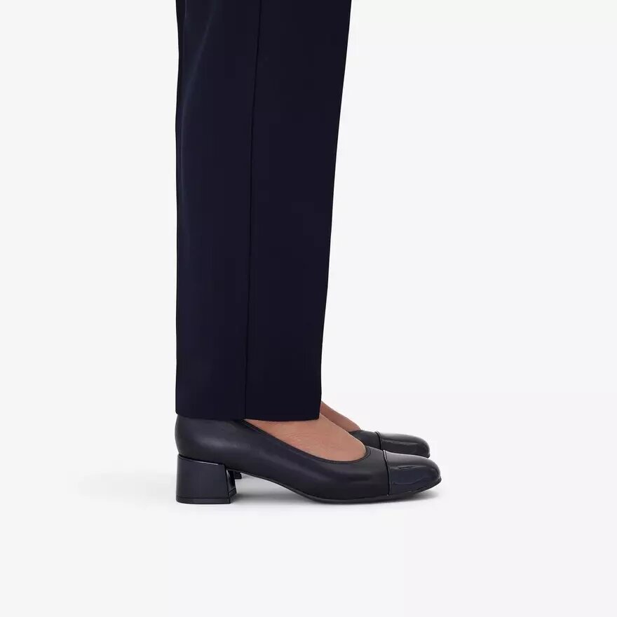 Iridessa May Damen-Pumps aus marineblauem Leder Iridessa May Damen-Pumps aus marineblauem Leder
