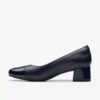 Iridessa May Damen-Pumps aus marineblauem Leder Iridessa May Damen-Pumps aus marineblauem Leder