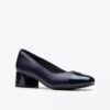 Iridessa May Damen-Pumps aus marineblauem Leder Iridessa May Damen-Pumps aus marineblauem Leder