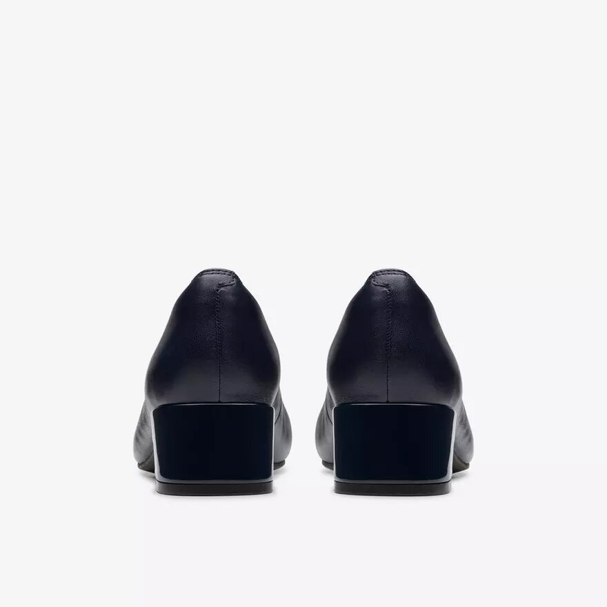 Iridessa May Damen-Pumps aus marineblauem Leder Iridessa May Damen-Pumps aus marineblauem Leder