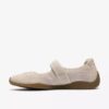 Meridor Jane Spangenschuhe für Damen aus cremefarbenem Wildleder
