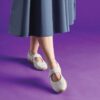 Meridor Jane Spangenschuhe für Damen aus cremefarbenem Wildleder