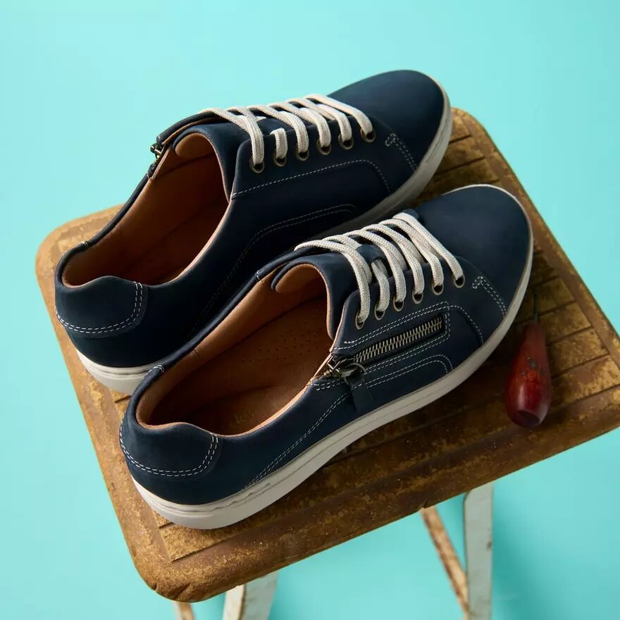 Nalle Lace Damen-Sneaker aus marineblauem Nubukleder Nalle Lace Damen-Sneaker aus marineblauem Nubukleder