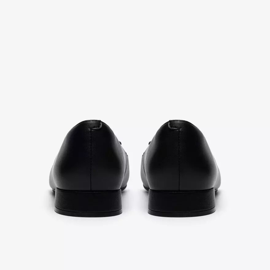 Natalyn Trim Slip-Ons aus schwarzem Leder für Damen Natalyn Trim Slip-Ons aus schwarzem Leder für Damen