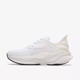 Pace Walk – Weiße Athleisure-Schuhe für Damen