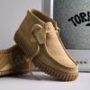Torhill Hi Stiefeletten aus dunkelsandfarbenem Wildleder Torhill Hi Stiefeletten aus dunkelsandfarbenem Wildleder
