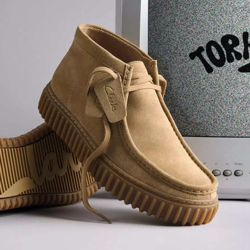 Torhill Hi Stiefeletten aus dunkelsandfarbenem Wildleder Torhill Hi Stiefeletten aus dunkelsandfarbenem Wildleder