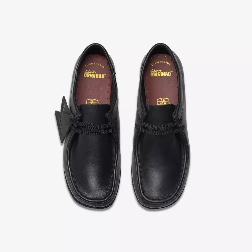 Wallabee™-Kinderschuhe aus schwarzem Leder für ältere Kinder Wallabee™-Kinderschuhe aus schwarzem Leder für ältere Kinder
