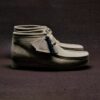 Wallabee™-Stiefel für Herren aus ahornfarbenem Wildleder